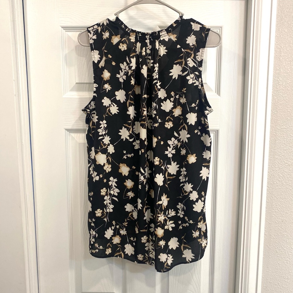 Simply Vera Vera Wang Black and White Floral Blouse - Picture 3 of 3